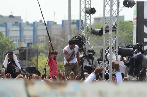 Farhan Akhtar Shoots for Live Performance Scene of Rock on 2!