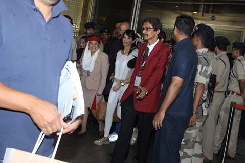 Aiport Scenes: Footballer Zidane arrives Mumbai International Airport!