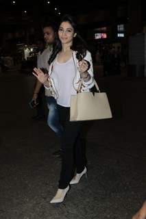 Aiport Scenes: The Beautiful Tamannaah Bhatia!