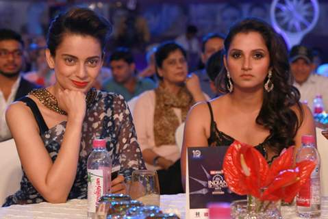 Kangana Ranaut and Sania Mirza at CNN IBN Awards