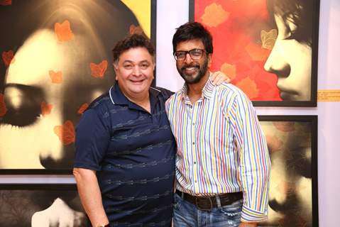 Rishi Kapoor and Javed Jaffrey at Nargis Dutt Foundation's Art Event