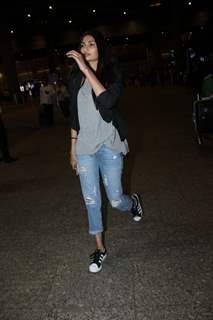 Snapped at Airport: Athiya Shetty!