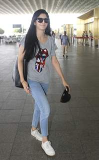 Mawra Hocane snapped at Airport