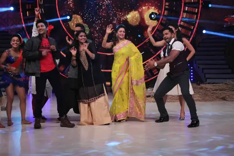 'SAIRAT' cast Rinku Rajguru & Akash Thosar on the Sets of 'So You Think You Can Dance'