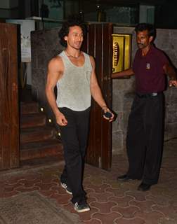 Tiger Shroff Snapped with Girlfriend Disha Patani