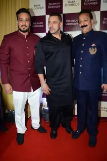 Salman Khan with Rohit Reddy at Baba Siddique's Iftaar Party 2016