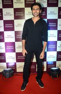 Kartik Aaryan at Baba Siddique's Iftaar Party 2016