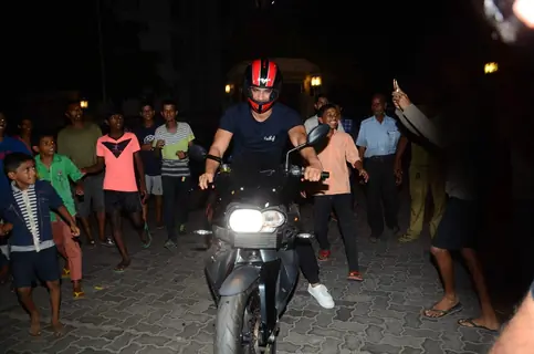 Sushant Singh Rajput arrrives on bike at Karan Johar's Bash