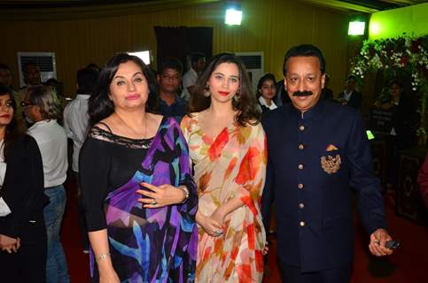 Salma Agha & Sasha Agha Khan at Baba Siddique's Iftaar Party 2016