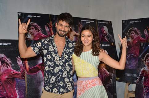 Shahid Kapoor & Alia Bhatt Snapped