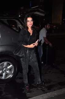 Amy Jackson Snapped at Airport