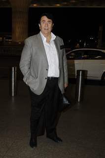 Randhir Kapoor Snapped at Airport