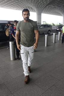 John Abraham Snapped at Airport