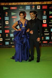 Karan Singh Grover & Bipasha Basu Star Studded 'IIFA AWARDS 2016'