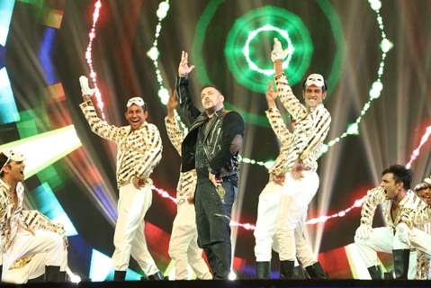 Salman Khan performs at Star Studded 'IIFA AWARDS 2016'