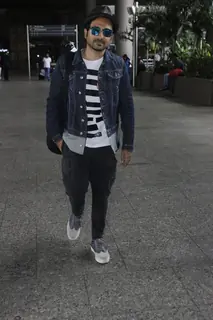 Vir Das spotted on airport