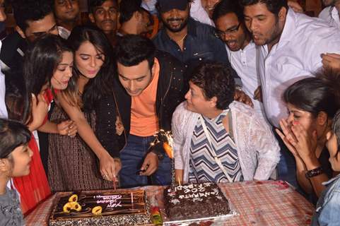 Sonal Vengurlekar and Rinku Karmarkar celebrates completion of 200 episodes of Ye Vaada Raha