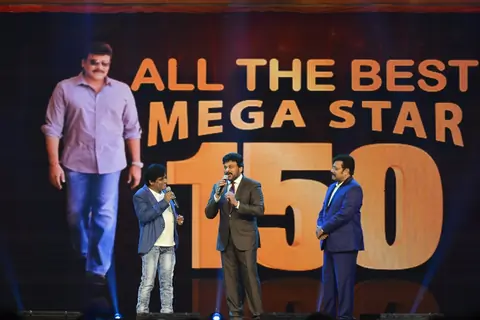 Chiranjeevi at SIIMA Awards 2016