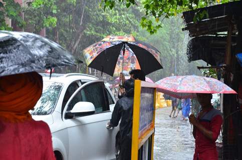 Jeetendra Snapped at 'Shani Mandir' - Juhu