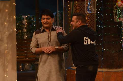 Salman Khan and Kapil Sharma Promotes 'SULTAN' on 'The Kapil Sharma Show'