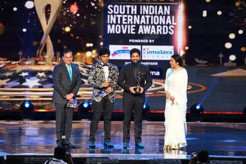 Allu Arjun at SIIMA Awards 2016