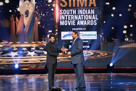 Allu Arjun at SIIMA Awards 2016