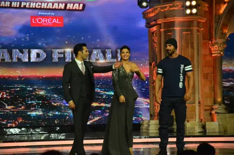 Varun Dhawan, Jacqueline Fernandes and John Abraham Promotes 'Dishoom' on India's Got Talent