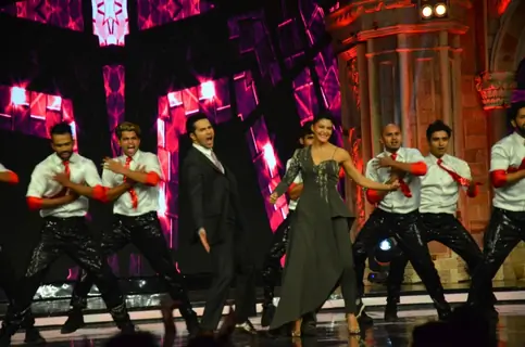 Varun Dhawan and Jacqueline Fernandes Promotes 'Dishoom' on India's Got Talent