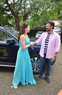 Urvashi Rautela and Vivek Oberoi snapped at Mehboob Studio