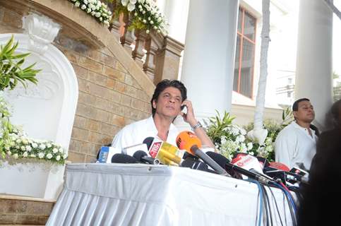 Shah Rukh Khan's EID 2016 meet with media