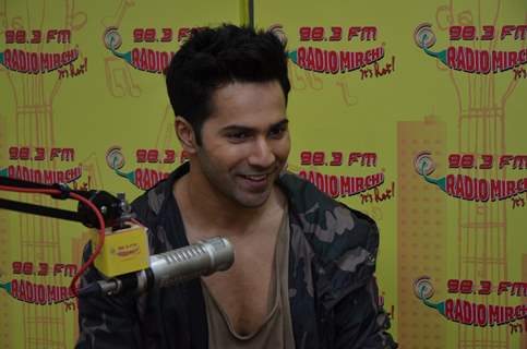 Varun Dhawan Live for Promotions of 'Dishoom' on Radio Mirchi