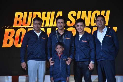 Manoj Bajpayee & Sunil Chhetri at Launch of Anthem of film Budhia Singh - Born To Run