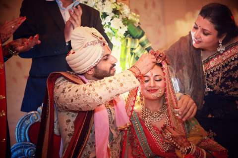 Divyanka Tripathi and Vivek Dahiya come together in holy matrimony