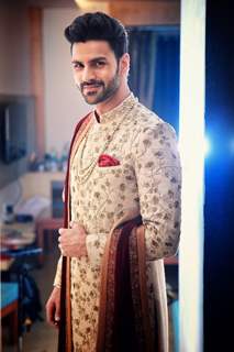 Vivek Dahiya poses at his Wedding Ceremony!