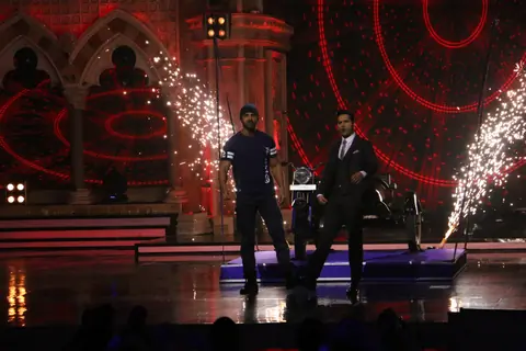 Grand Entry: Varun Dhawan and John Abraham for Promotion of 'Dishoom' on India's Got Talent!