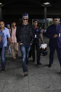 Airport Scenes: Hrithik Roshan!