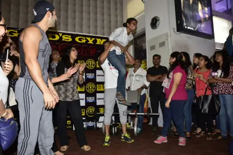 Strength Show! Varun Dhawan and John Abraham in work out session Dishoom cast