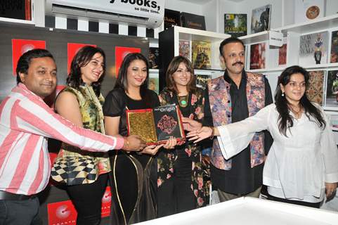 Gurpreet Kaur Chadha & Urvashi Dholakia at  Launch of Book by author 'Simmer Bhatia'-Path to Origin