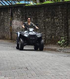 Flashy Entry by Varun Dhawan on Quad Bike at Launch of Song 'Jaaneman Aah' from Dishoom