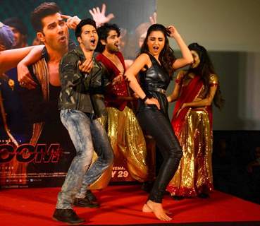 Varun Dhawan and Parineeti Chopra Shakes a leg at Launch of Song 'Jaaneman Aah' from Dishoom