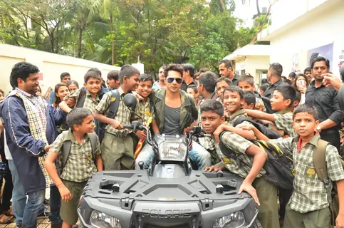 Varun Dhawan meets School kids at Launch of Song 'Jaaneman Aah' from Dishoom