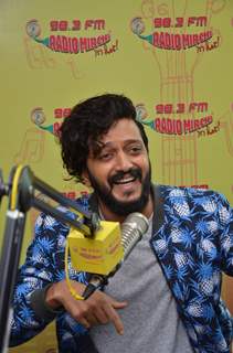 Riteish Deshmukh goes live on Radio Mirchi for Promotions of 'Great Grand Masti'