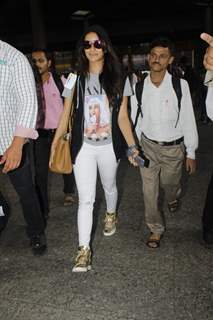 Shraddha Kapoor Snapped at Airport