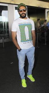 Riteish Deshmukh Snapped at Airport