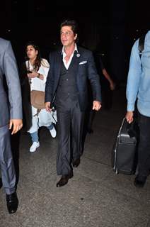 Shah Rukh Khan spotted on airport!