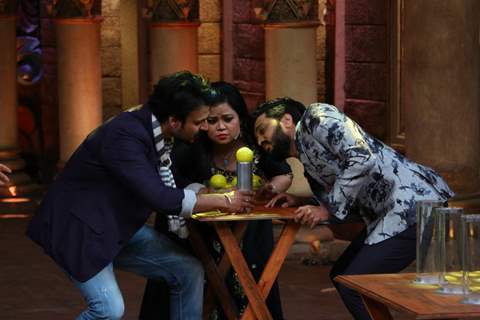 Vivek Oberoi, Riteish Deshmukh and Bharti  Promotes 'Great Grand Masti' on 'Comedy Nights Bachao'