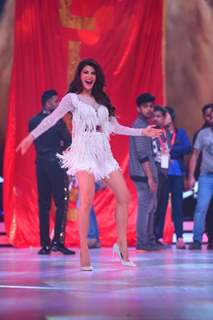 Jacqueline set the stage on fire during the shoot of Jhalak Dikhhla Jaa 2016 - season premiere