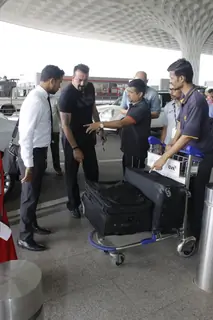 Sanjay Dutt spotted at airport!