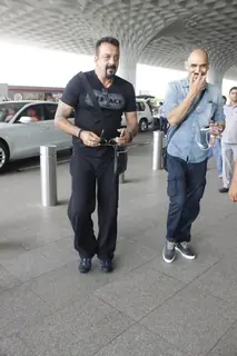 Sanjay Dutt spotted at airport!