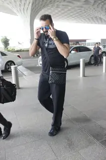 Sanjay Dutt spotted at airport!